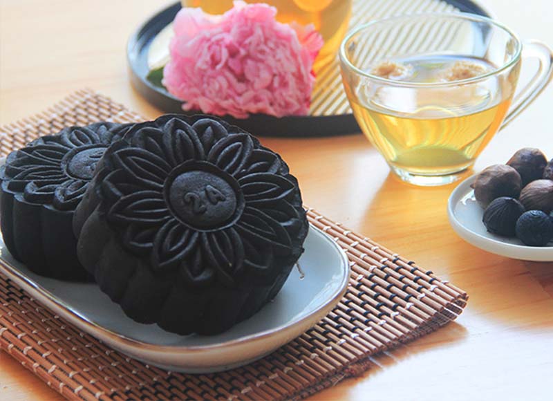 5-loai-banh-trung-thu-cao-cap-mau-den-tot-cho-suc-khoe-5