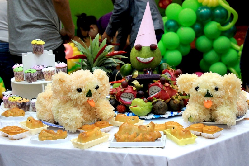 mam-co-trung-thu-bao-gom-nhung-loai-qua-nao-2